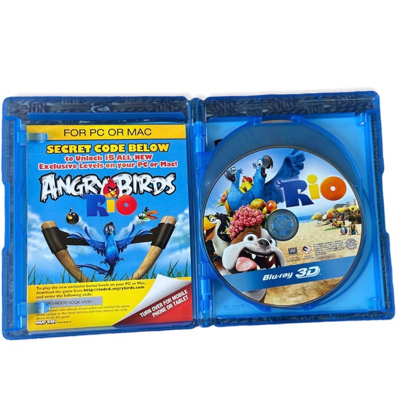 Blu-Ray 3D + Blu-Ray + DVD + Digital Copy Rio 3D, Rated G, 20th Century Fox - Picture 3 of 9